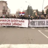 Blokada mosta u Šapcu: Zbog velikog broja ljudi, organizatori promenili plan 4
