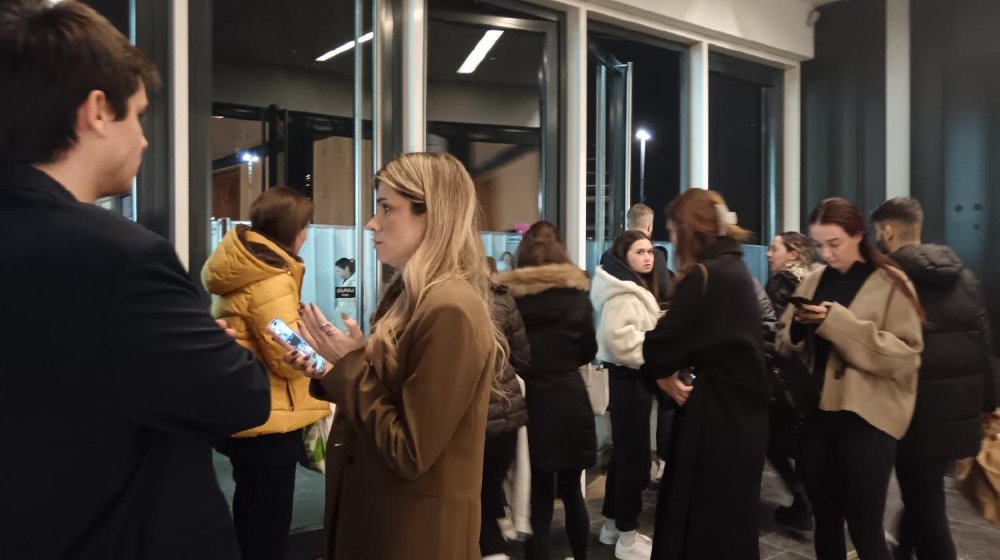 Ugašen požar u TC Ušće 1