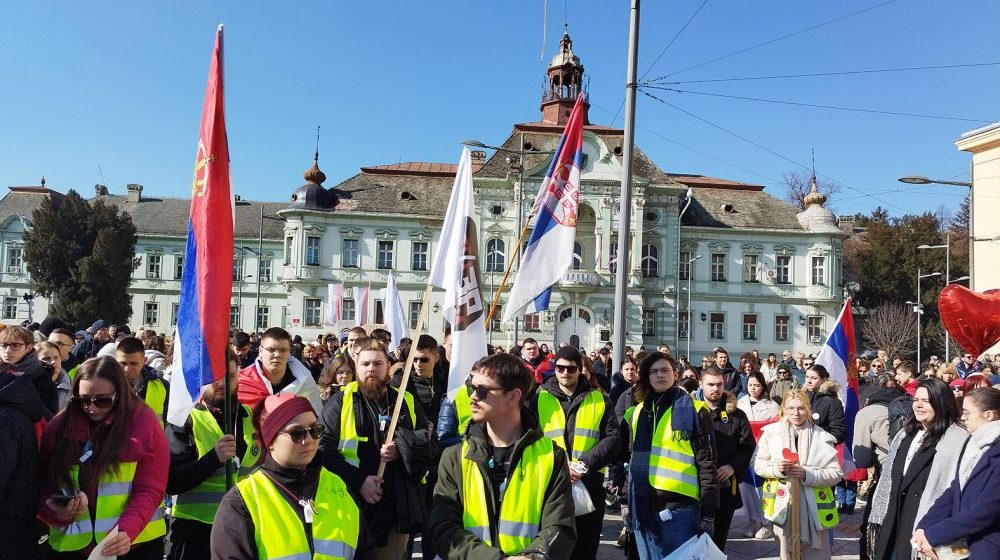 Politička pripadnost važnija od stvarnih zasluga: Izraz o nagradi dodeljenoj Brnabić i Gojković, a ne studentima 1