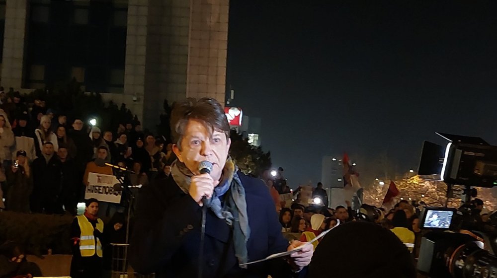 Bjelogrlić na blokadi u Novom Sadu: Narodu koji je 20. vek proveo u lutanju nudite put nade i put spasa u 21. vek, ovaj trenutak se ne sme ispustiti 1