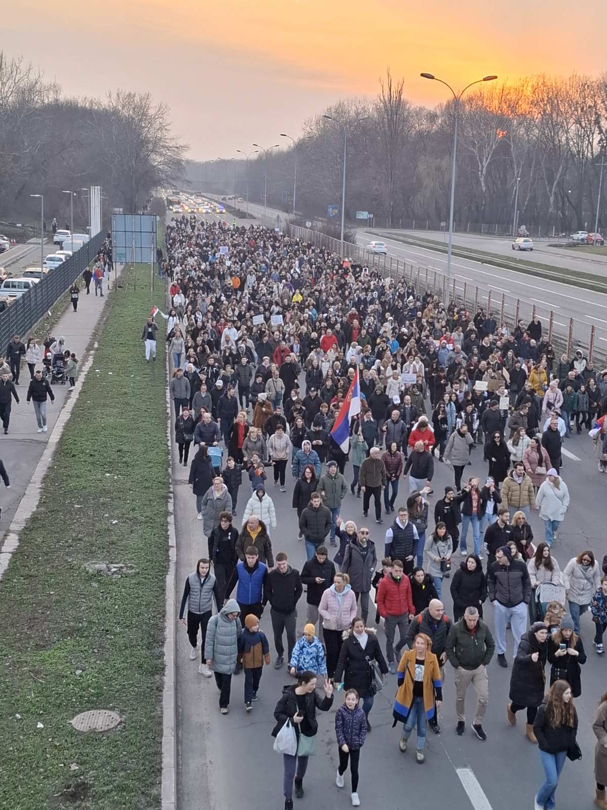 Protest na Čukarici, šetnja preko Ade Ciganlije do Sajma (FOTO; VIDEO) 3 Protest na Čukarici, šetnja preko Ade Ciganlije do Sajma (FOTO; VIDEO) 3