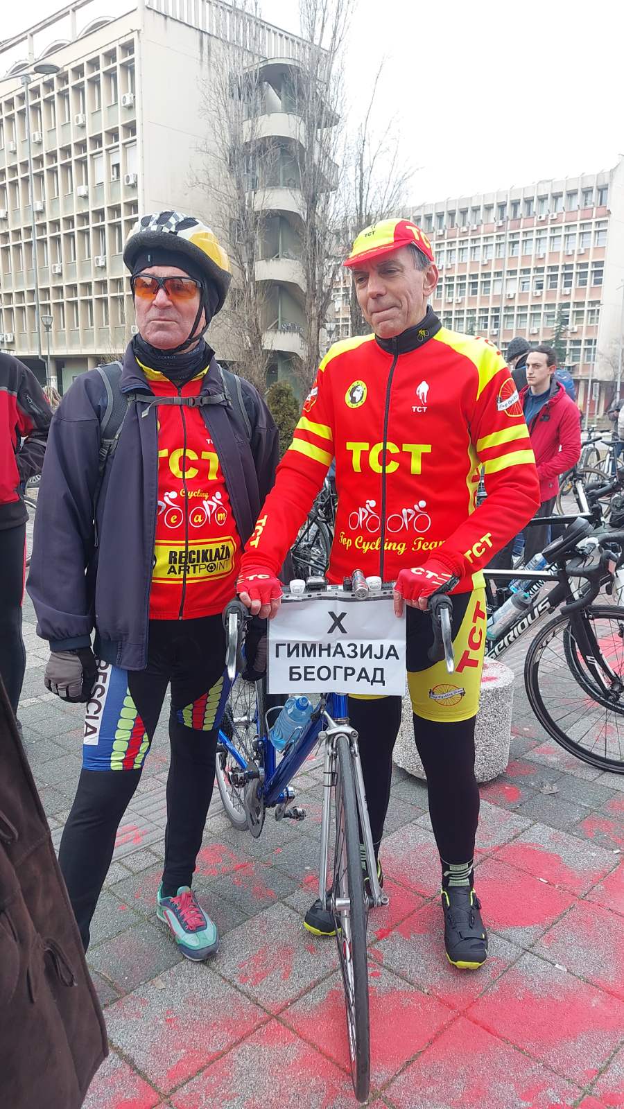 Studenti iz Novog Sada biciklima krenuli na protest u Niš (FOTO) 5