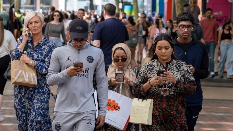 Praktični saveti za srećniji život 5 Ljudi na ulici