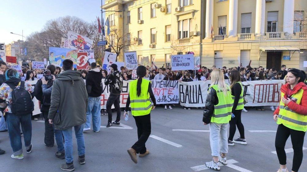 Glumica Mira Banjac pozdravlja studente u Novom Sadu (VIDEO) 1