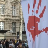 Studenti i građani odali poštu stradalima u nesreći na novosadskoj Železničkoj stanici 15