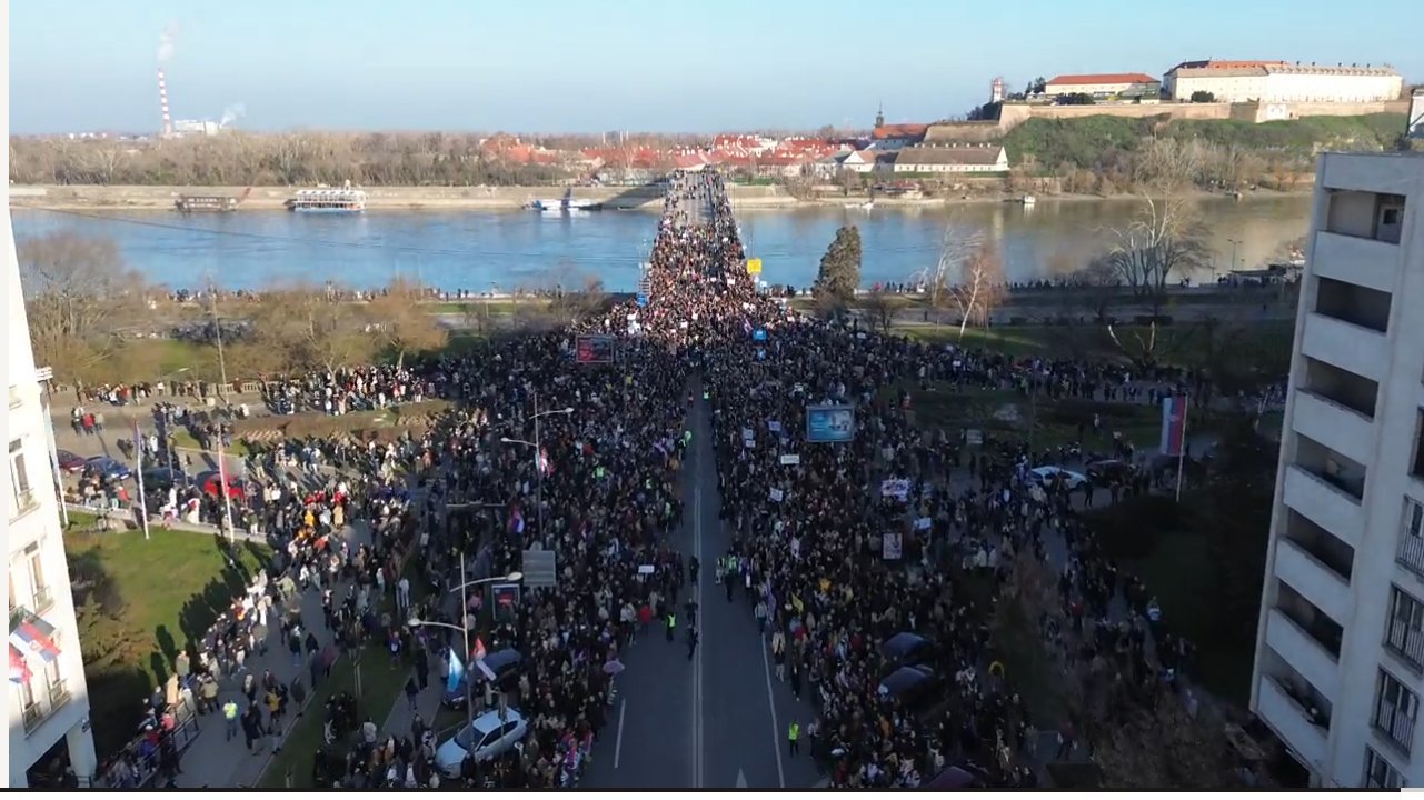 Most u Novom Sadu i dalje pod blokadom, studenti čiste grad 23 blokada mostova u novom sadu, novi sad, studentski protest