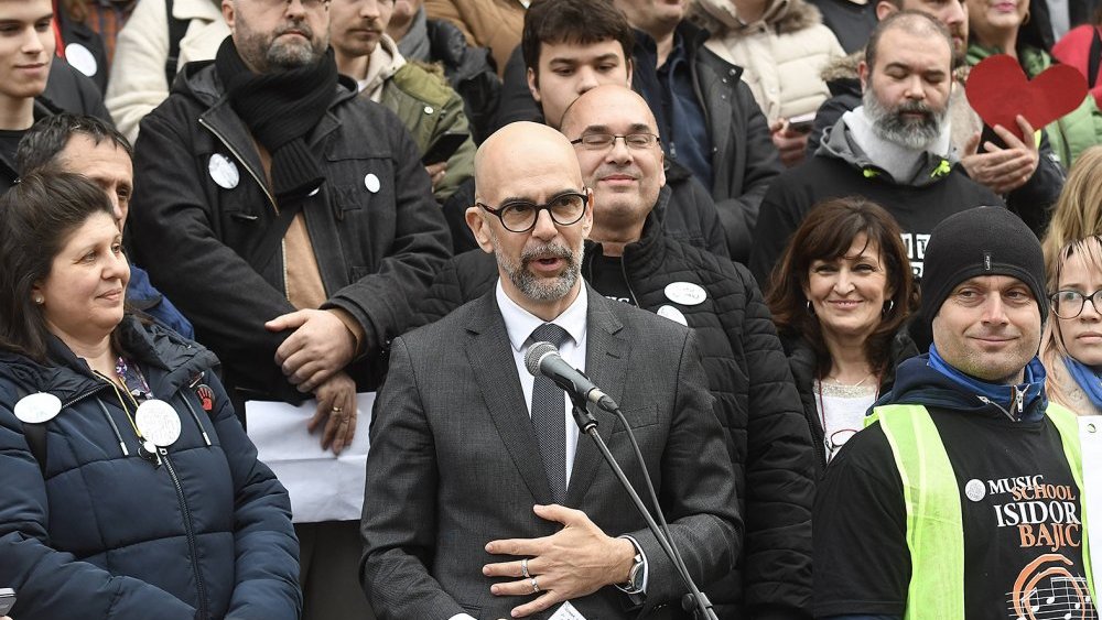 Advokati, prosvetari i studenti na protestu ispred suda u Novom Sadu: "Kad nema pravde stradaju nevini" 2