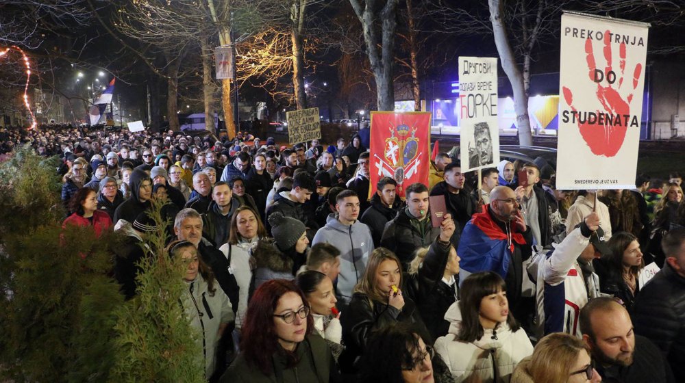 Maturanti iz Smedereva u šetnji podrške studentima do Velike Plane (VIDEO) 1
