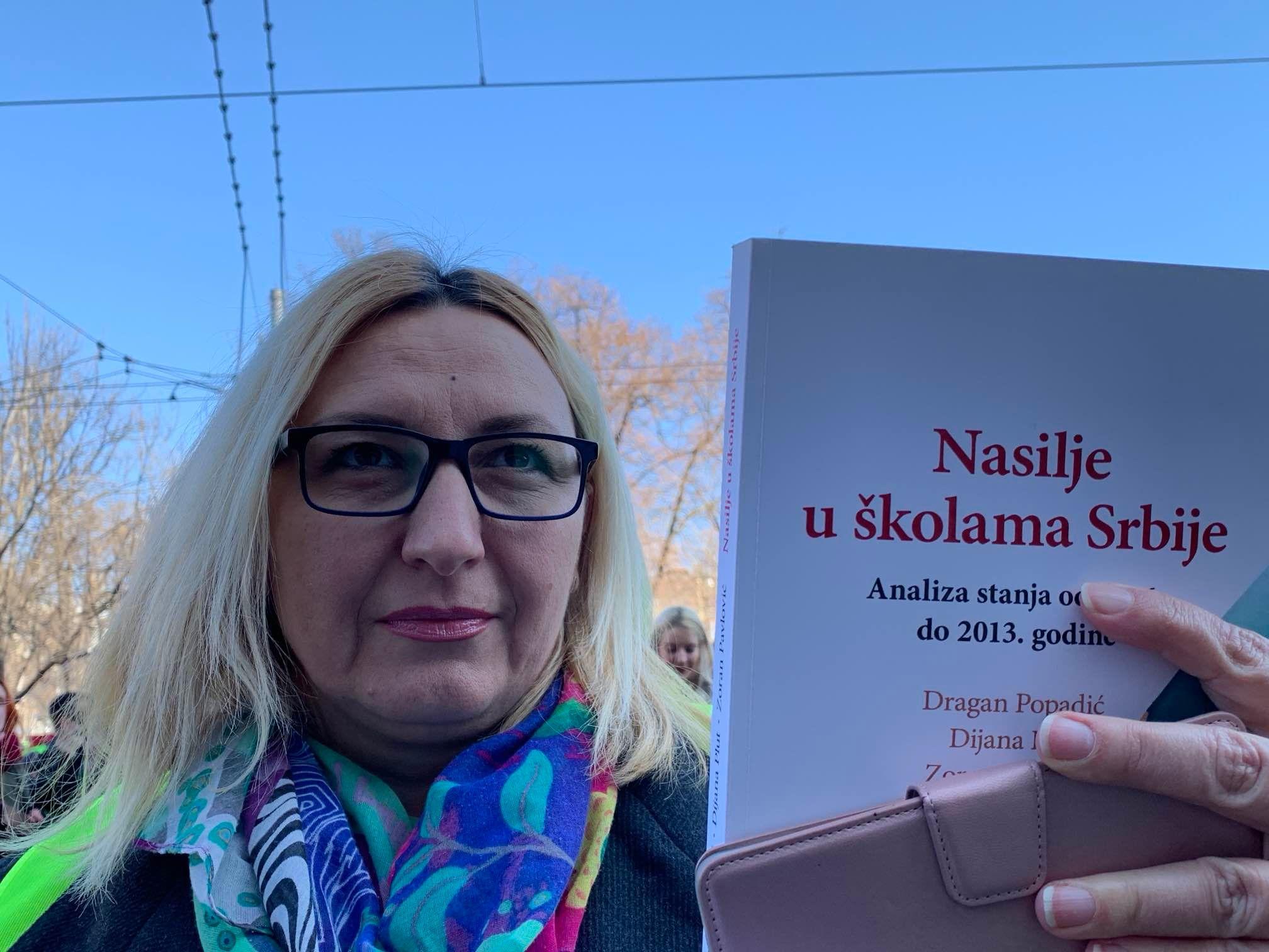 Drugi dan studentskog pešačenja od Beograda i Niša do Kragujevca 11 protest ispred Ministarstva prosvete