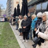 'Bejbi bumeri su sa vama': Penzioneri uz studente u Beogradu 5