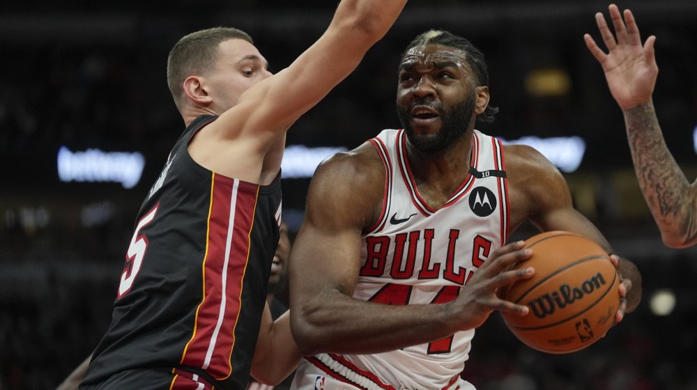 Sjajna partija i izjednačen rekord karijere Nikole Jovića u porazu Majamija (VIDEO) 1