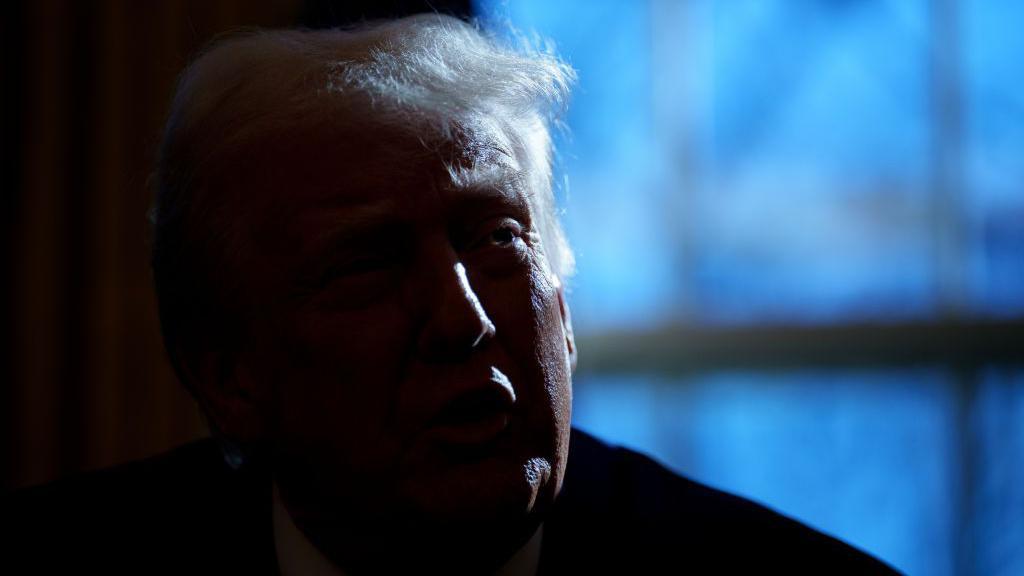 Analiza BBC urednika: 2025. kao 1968. i 1989, posle nje možda više ništa neće biti isto - zbog Trampa 5 President Donald Trump in darkness