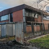 Izgorelo skladište Novkabela u Novom Sadu: Neprijatan miris gareži oseti se i jutro posle požara u velikom delu grada 4