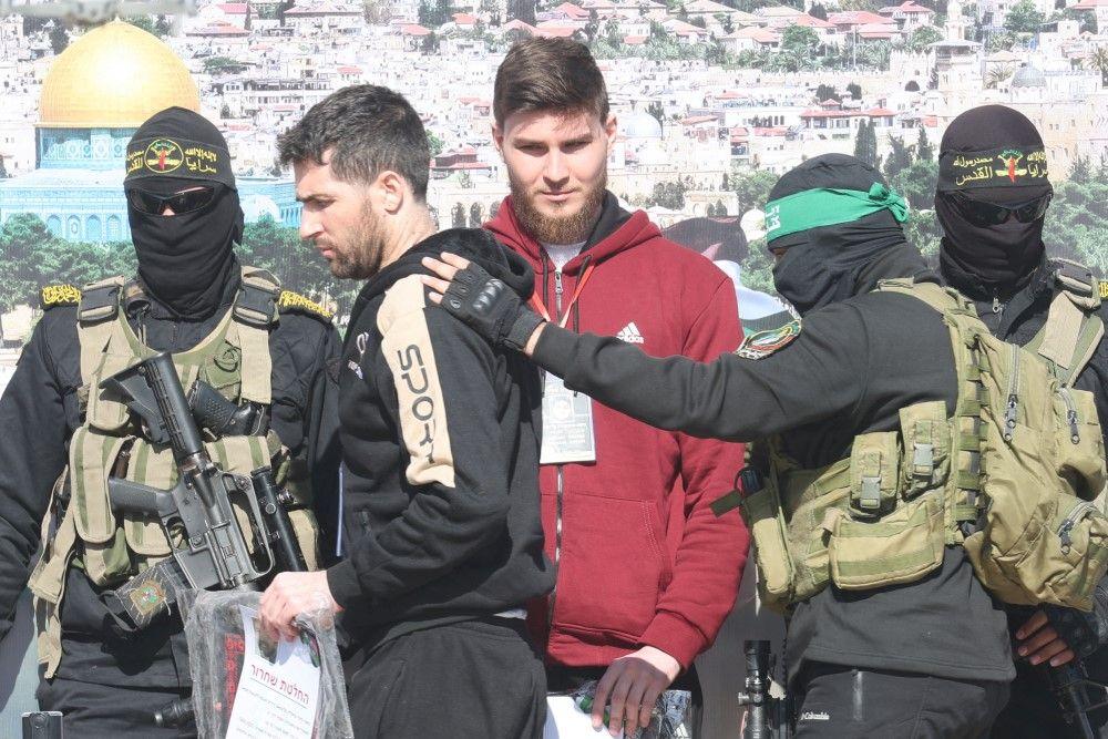 Hamas oslobodio još trojicu talaca, Izrael pustio 369 zatočenih Palestinaca 1 hamas, taoci, izraelski taoci