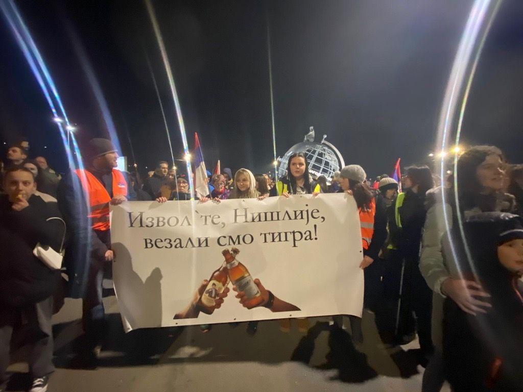 'Mi za umor ne znamo': Studenti koji pešače blizu Kragujevca, kolege se spremaju za doček 26 studenti, studentski protest