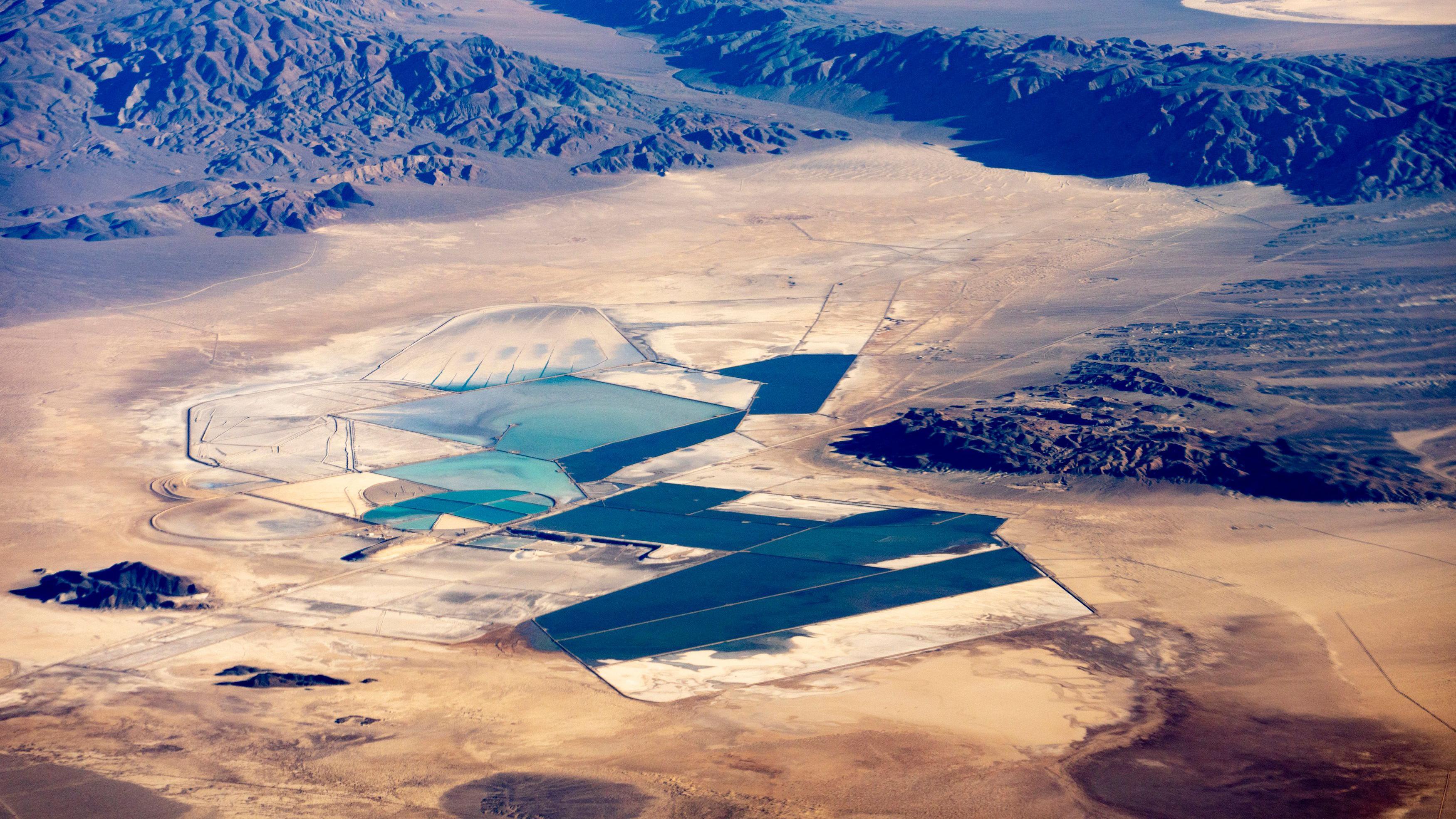 Zašto Amerika želi minerale kao što je litijum od Ukrajine kad ima vlastite 4 Albemarlov rudnik Srebrni vrh u Nevadi jedini je funkcionalni rudnik litijuma u SAD