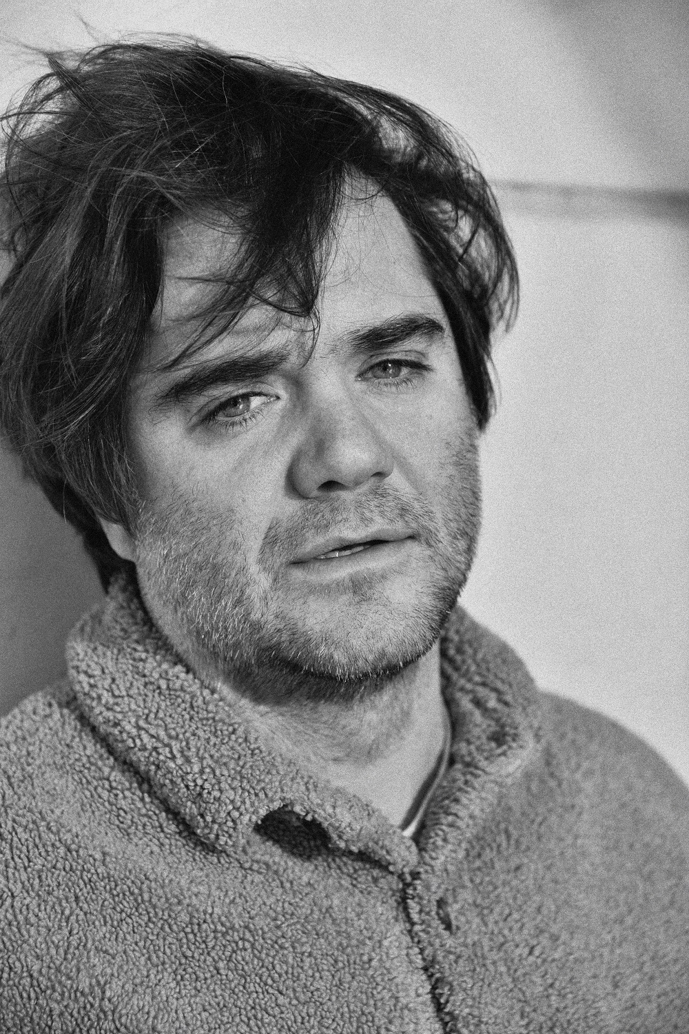 Dušan Strajnić (Oxajo) pred Pesmu za Evroviziju: Ja vidim pesmu „Mama" kao ličnu borbu sa dekadentnim vremenom 2 Dušan Strajnić (Oxajo) pred Pesmu za Evroviziju: Ja vidim pesmu „Mama" kao ličnu borbu sa dekadentnim vremenom 1