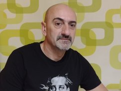 Kad čujete bubanj na ulici znajte da je došlo vreme za promene: Ljudi, sećanja - Darko Adžić Adža, bubnjar svih kragujevačkih protesta 5