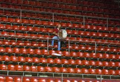 Kad čujete bubanj na ulici znajte da je došlo vreme za promene: Ljudi, sećanja - Darko Adžić Adža, bubnjar svih kragujevačkih protesta 9