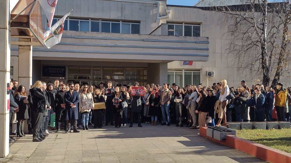 Ovo je borba svih nas, ćutanje nije neutralnost: Studenti Ekonomskog fakulteta u Kragujevcu stupili u totalnu blokadu 1