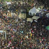 Rojters: Hiljade ljudi okupilo se u Srbiji dok raste gnev zbog korupcije 1