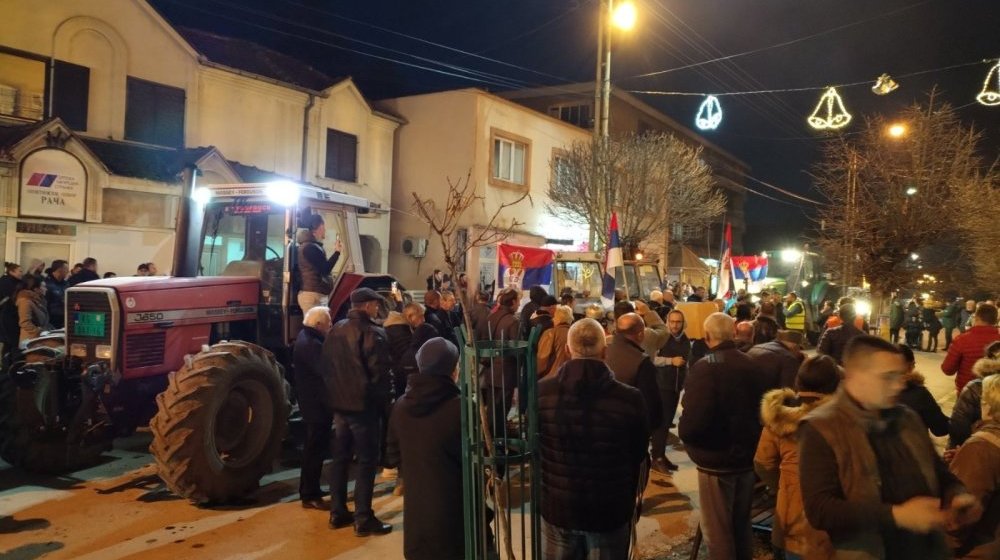Seljak hrani, student slobodu brani: Zajednički protest poljoprivrednika i studenata u Rači Kragujevačkoj 1