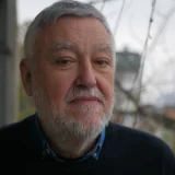 Potraga za izgubljenim idealima u svetu haosa i društvena kritika: Večeras otvaranje izložbe "Trans - lavirint" Rajka Popovode 16