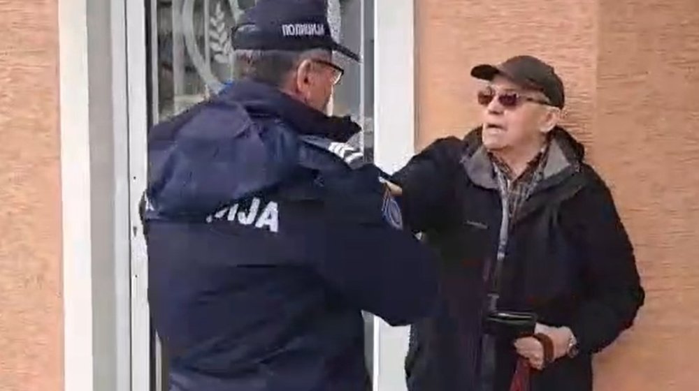 Napadnuti novinari IN Medija tokom izveštavanja sa protesta (VIDEO) 1