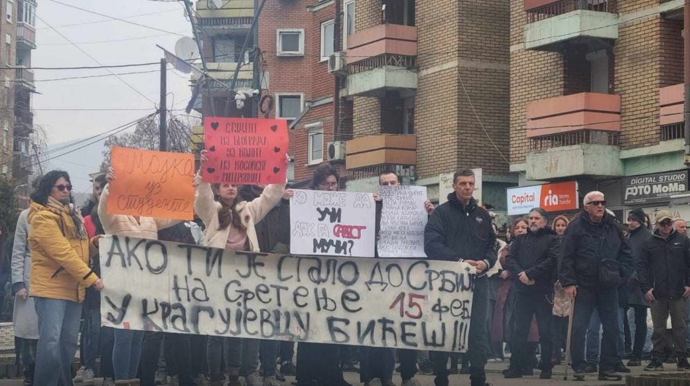 Mitrovački studenti sa građanima ponovo u akciji tišine za stradale u Novom Sadu 1