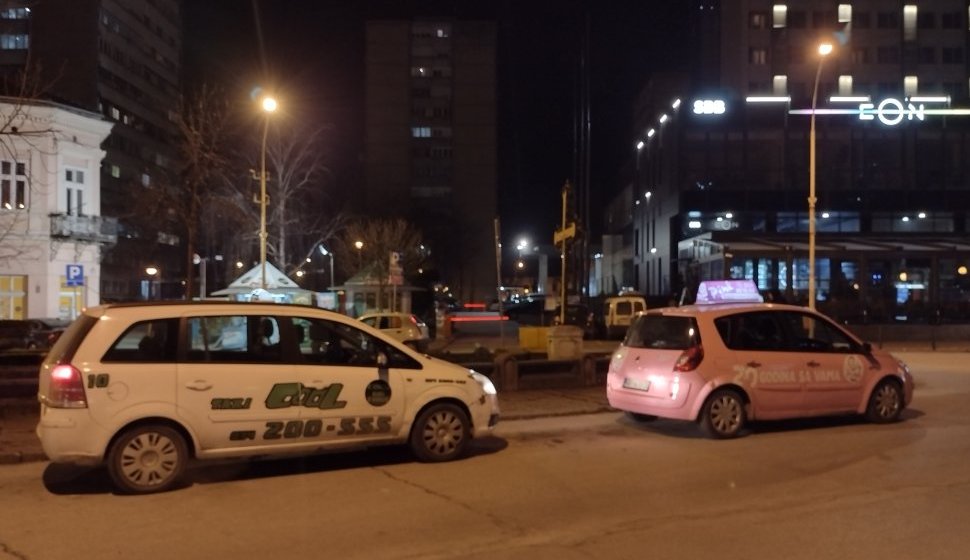 Iz Kragujevca 120 taksista ide u nedelju po studente u Niš 1