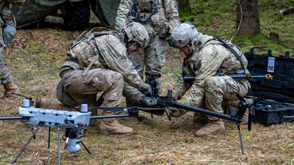 Novi nemački lider najavljuje seizmičku promenu u odnosima Evrope i Amerike 2 American soldiers training in Germany
