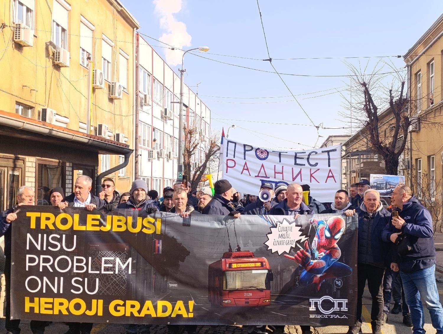 Zrenjaninski studenti prepešačili blizu 100 kilometara do Vršca 9 Protest radnika GSP u Beogradu