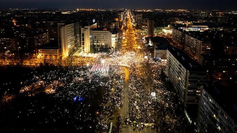 Promrzle demonstrante u Novom Sadu dočekali čaj i palačinke, podrška pop ikone Madone 7 Novi Sad