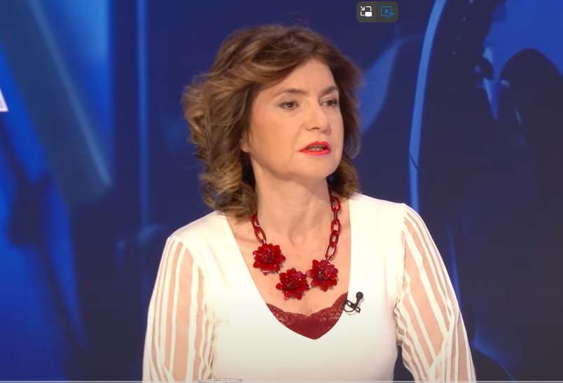 Nova direktorka Pete beogradske izašla iz škole u pratnji policije, zgrada i dalje zaključana 1