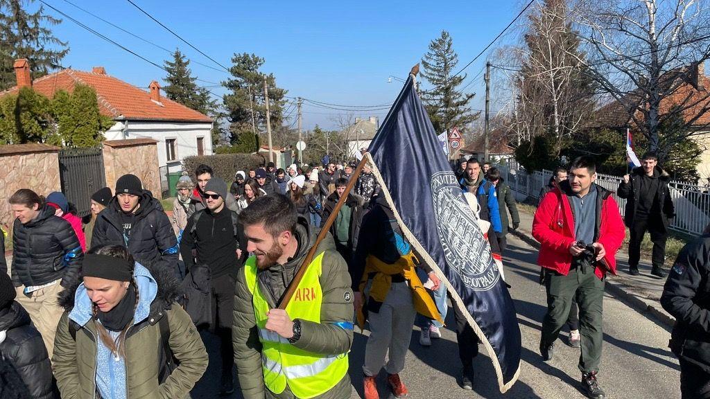 'Mi za umor ne znamo': Studenti koji pešače blizu Kragujevca 6 studenti, studentski protest, studenti pešače do kragujevca