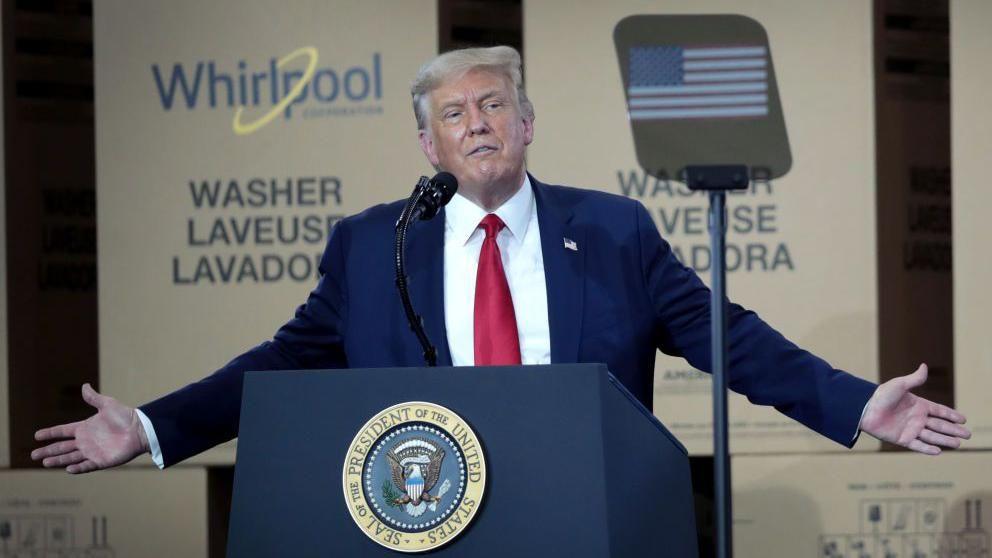 Šta veš-mašine mogu da otkriju o Trampovim carinama 1 Donald Tramp