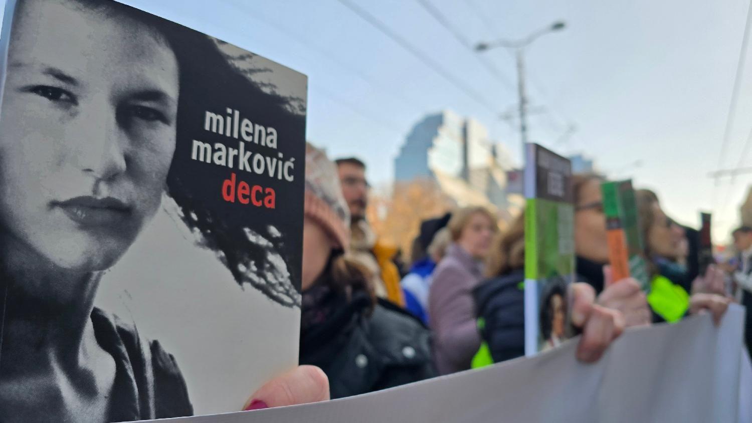 Studenti pešače od Beograda i Niša za Kragujevac, i glumci na ulicama 9 protest ispred ministarstva prosvete