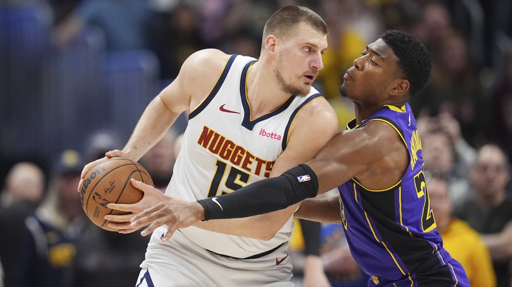 Dončić i Džejms bolji od Denvera, Jokićev tripl-dabl nedovoljan za pobedu 1