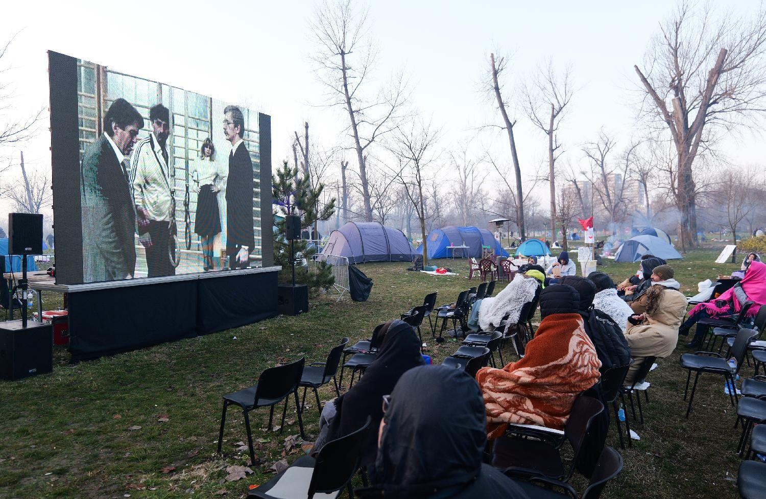 Most u Novom Sadu i dalje pod blokadom, studenti čiste grad 10 studenti, studentski protest, novi sad, blokada mostova u novom sadu