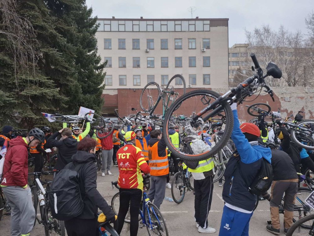 U Niš stigle prve grupe studenata na "Studentski edikt" koji je zakazan za sutra: Biciklisti poranili 2