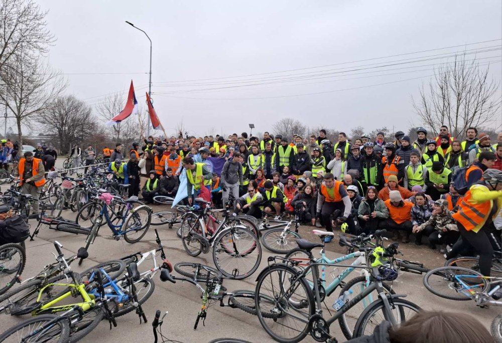 U Niš stigle prve grupe studenata na "Studentski edikt" koji je zakazan za sutra: Biciklisti poranili 3