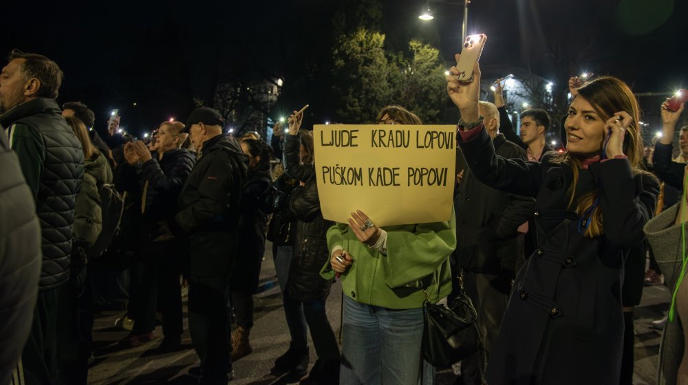 Demonstranti blokirali saobraćajnicu u Podgorici, traže smenu vrha bezbednosnog sektora