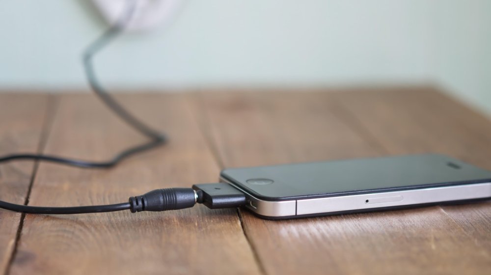 Kako punite mobilni telefon: Ove greške mogu da imaju ozbiljne posledice 1