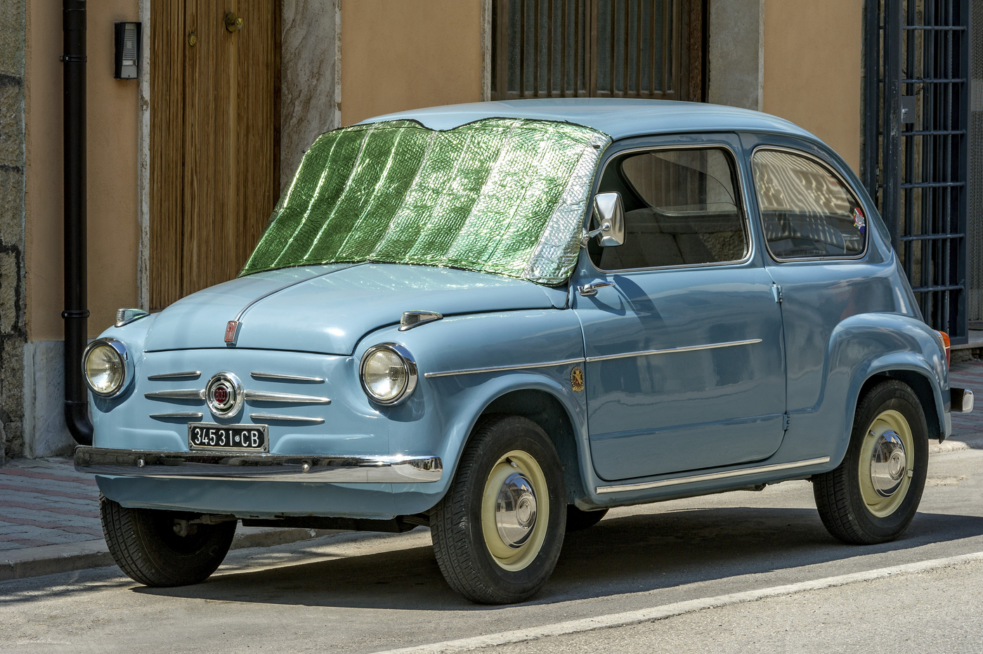 Fiat 600 slavi 70. rođendan: Od kultnog italijanskog automobila nastao legendarni fića 1