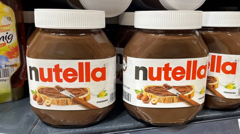 Zašto je slovo "N" u nazivu Nutela crno, a ostatak crven? 1