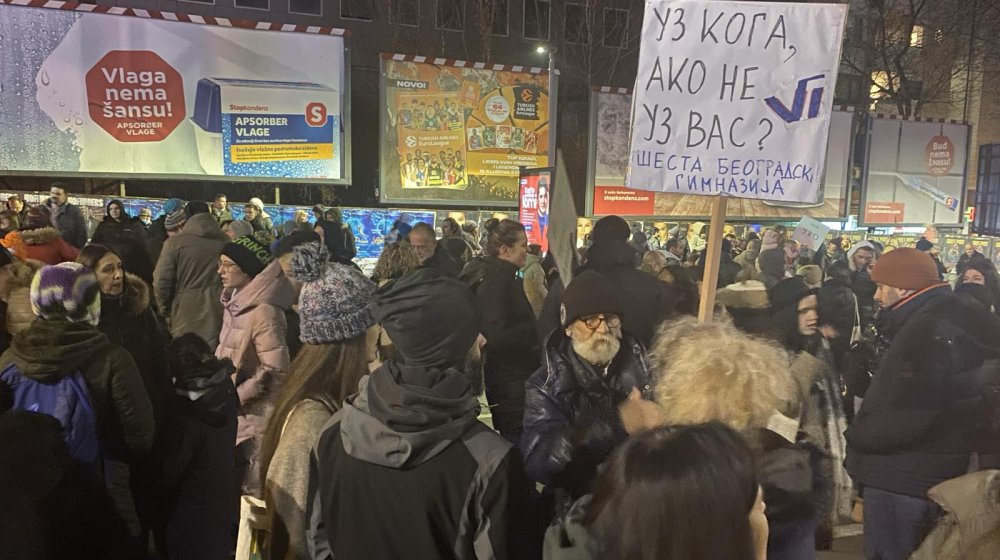 Zvezdara podržala studente i prosvetu: 15 minuta tišine i pet minuta buke kod Cvetkove pijace 1