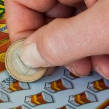 Sa ukradenom karticom kupili dobitnu greb-greb srećku, ne mogu podignu džekpot od 500.000 evra 1