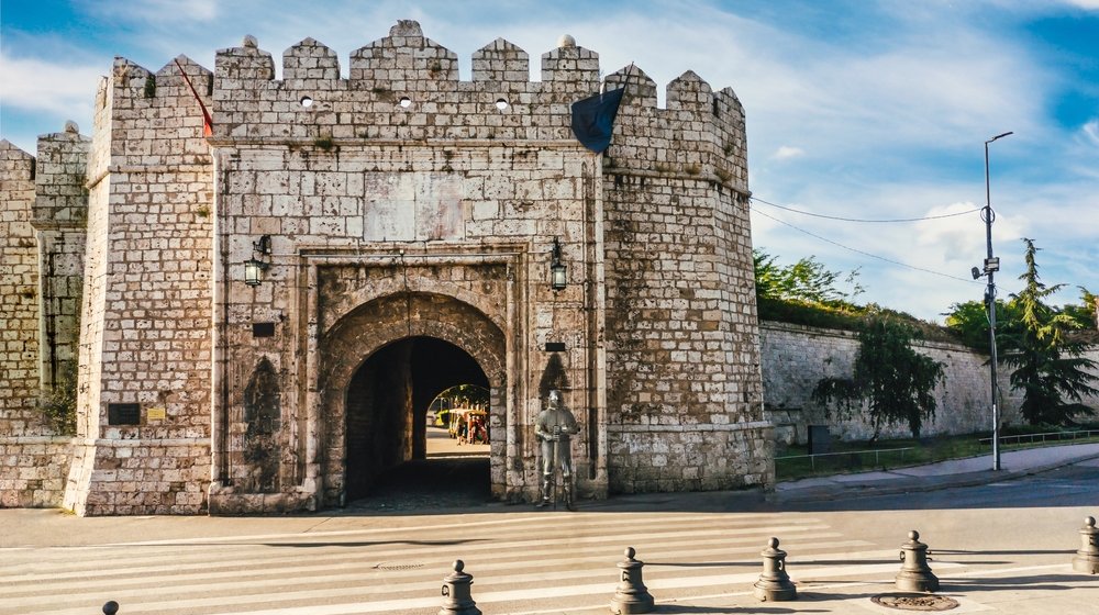 Nadstrešnica niškog SNS-a nad Međunarodnim naučnim skupom "Niš i Vizantija" 1