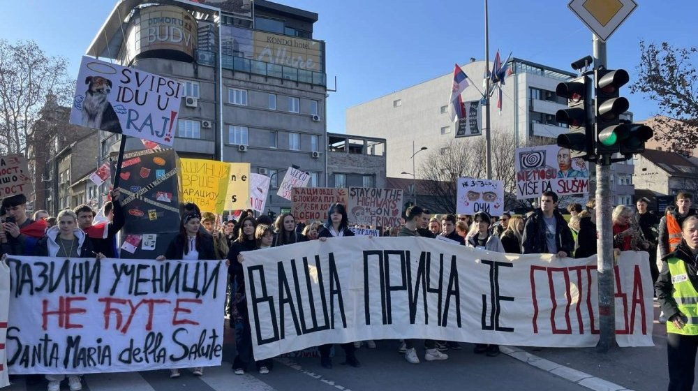 Medijapar: Kralj je go, dok gnev ulice samo buja 1