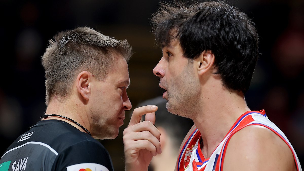 Crvena zvezda se oglasila posle poraza od Budućnosti: Nećemo da ćutimo na otvorenu pljačku 2 Crvena zvezda se oglasila posle poraza od Budućnosti: Nećemo da ćutimo na otvorenu pljačku 2